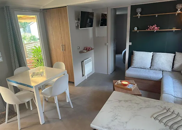 Les Dunes Κάμπινγκ *